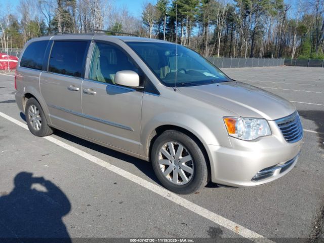 Chrysler Town & Country Touring Image 1