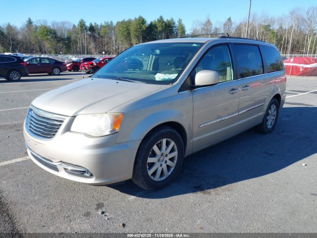 Chrysler Town & Country Touring Image 7