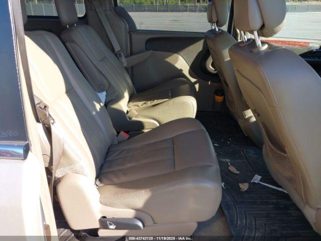 Chrysler Town & Country Touring Image 2