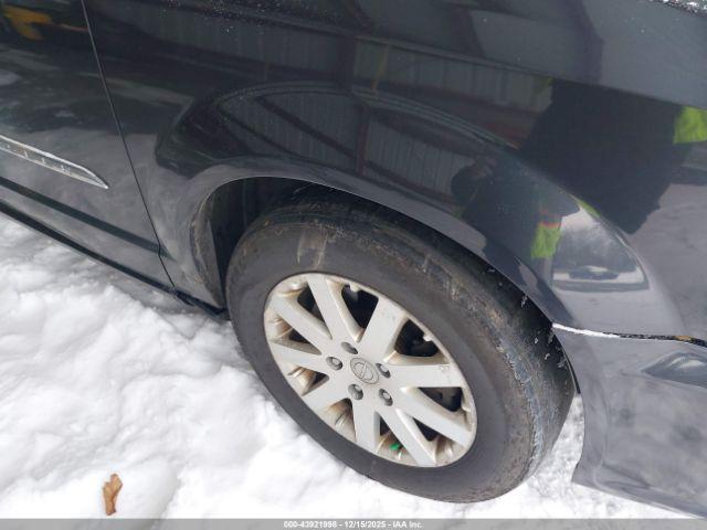 Chrysler Town & Country Touring Image 9