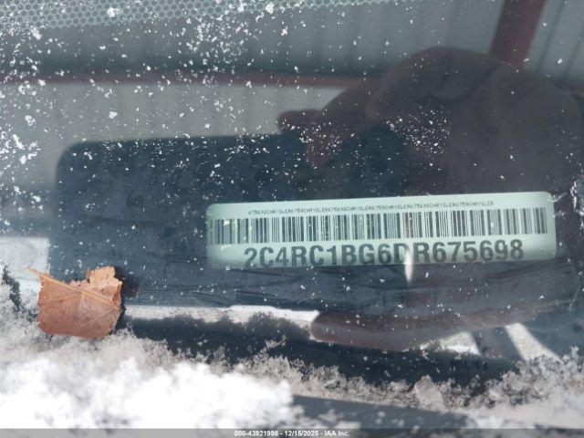 Chrysler Town & Country Touring Image 4