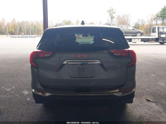 GMC Terrain Awd Slt Image 8