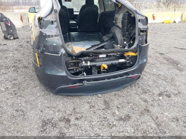 Tesla Model Y Long Range Dual Motor All-wheel Drive Image 18