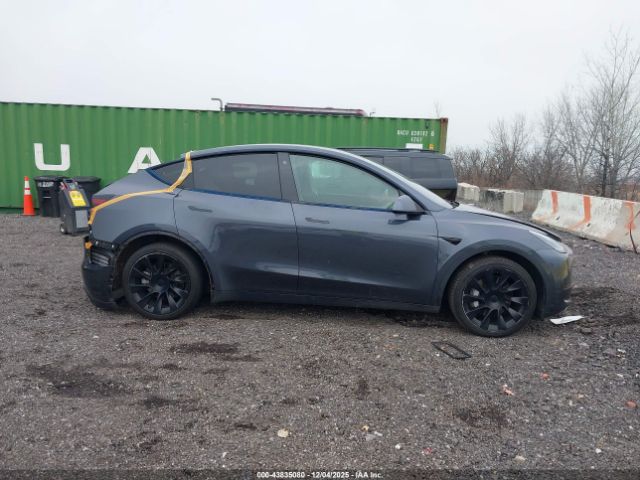 Tesla Model Y Long Range Dual Motor All-wheel Drive Image 8