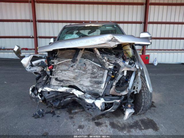 Ford F-250 Lariat Image 8