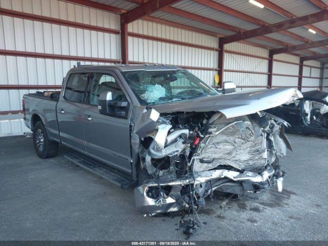 Ford F-250 Lariat Image 14