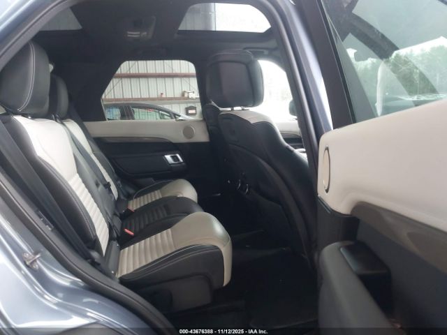 Land Rover Discovery P360 Metropolitan Edition Image 4