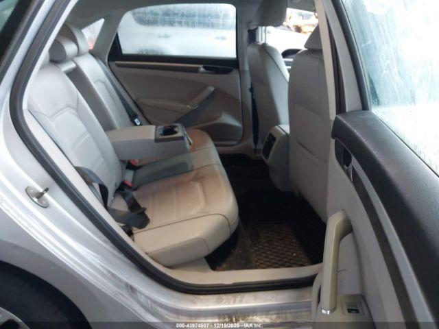 Volkswagen Passat 1.8t Se Image 4