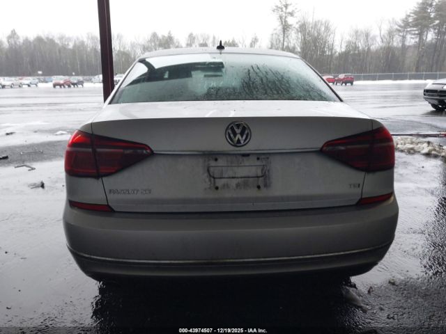 Volkswagen Passat 1.8t Se Image 12