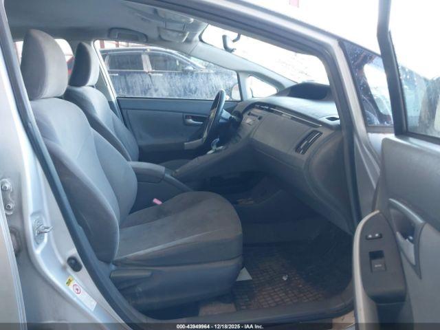 Toyota Prius Iii Image 11