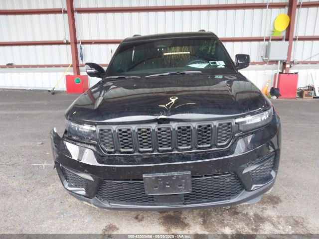 Jeep Grand Cherokee Altitude X 4x4 Image 9