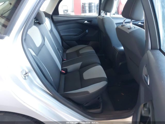 Ford Focus Se Image 6