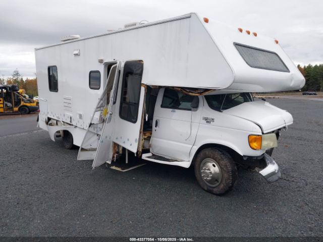 Ford E-450 Standard Image 1