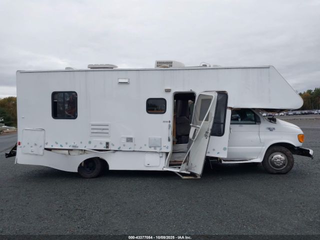 Ford E-450 Standard Image 4