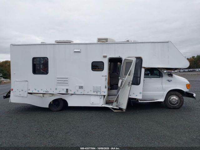 Ford E-450 Standard Image 4