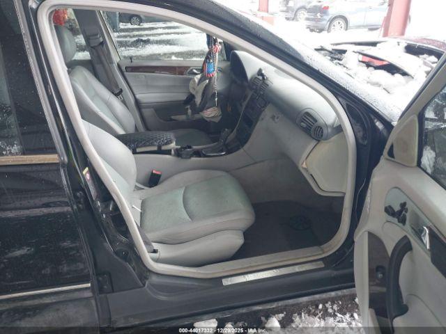 Mercedes-Benz C-Class Sport Image 9