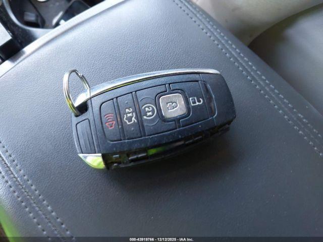 Lincoln MKZ Reserve Image 3