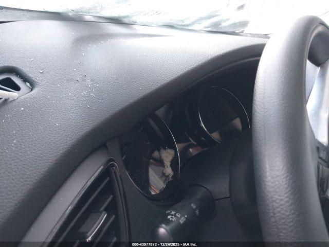 Nissan Rogue S Image 11