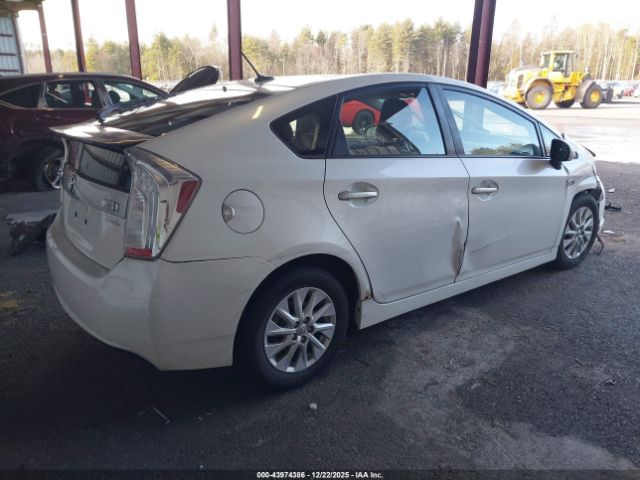 Toyota Prius Image 11