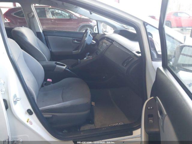 Toyota Prius Image 2