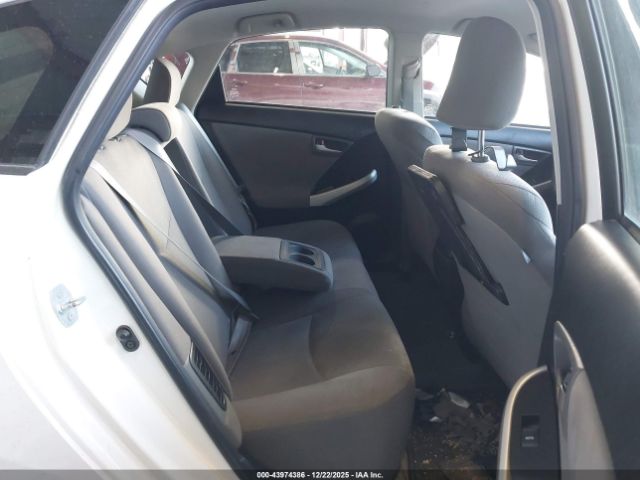 Toyota Prius Image 15