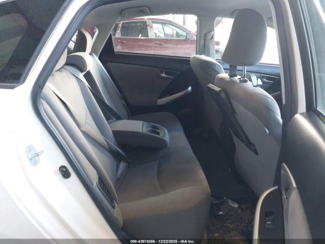 Toyota Prius Image 15