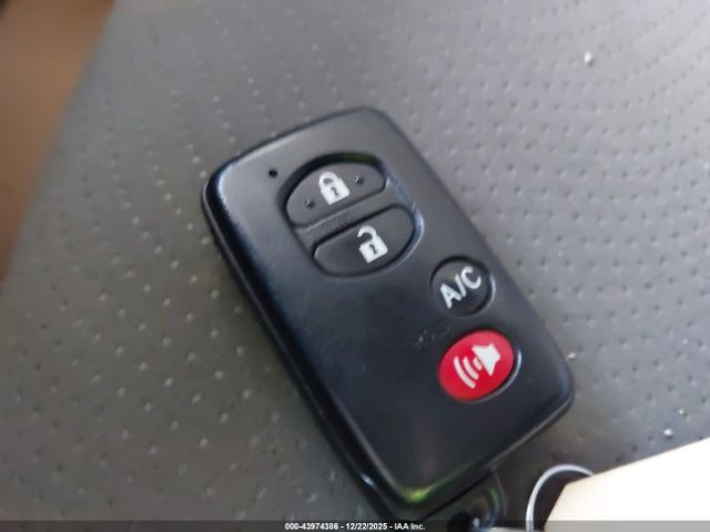 Toyota Prius Image 3