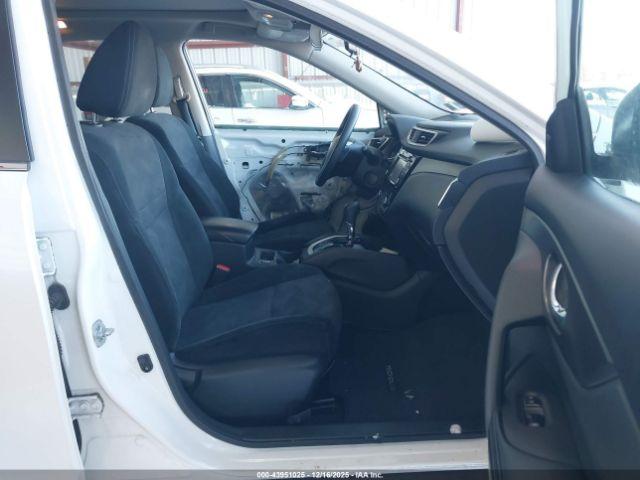 Nissan Rogue Sv Image 3