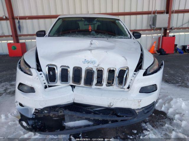 Jeep Cherokee Sport Fwd Image 8