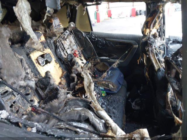 Toyota RAV4 Xle Image 9