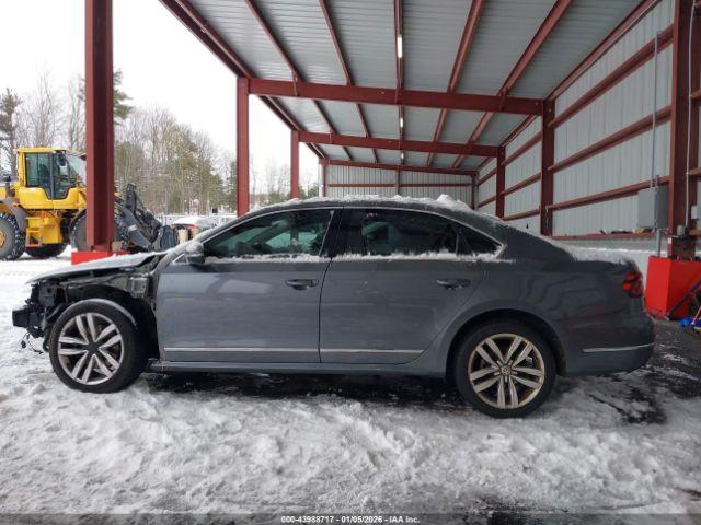 Volkswagen Passat 1.8t Se Image 9