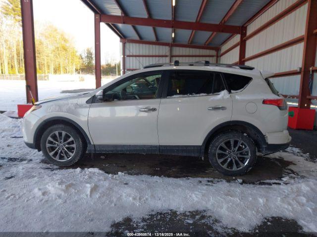 Toyota RAV4 Limited Image 10