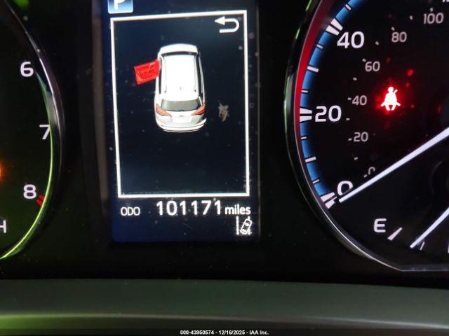 Toyota RAV4 Limited Image 15