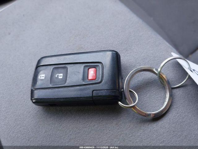 Toyota Prius Image 4