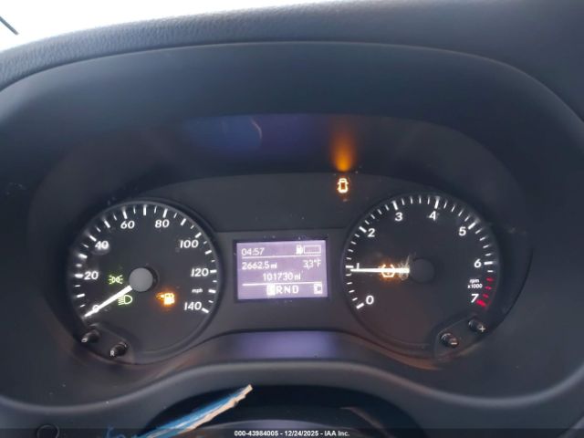 Mercedes-Benz Metris Image 2